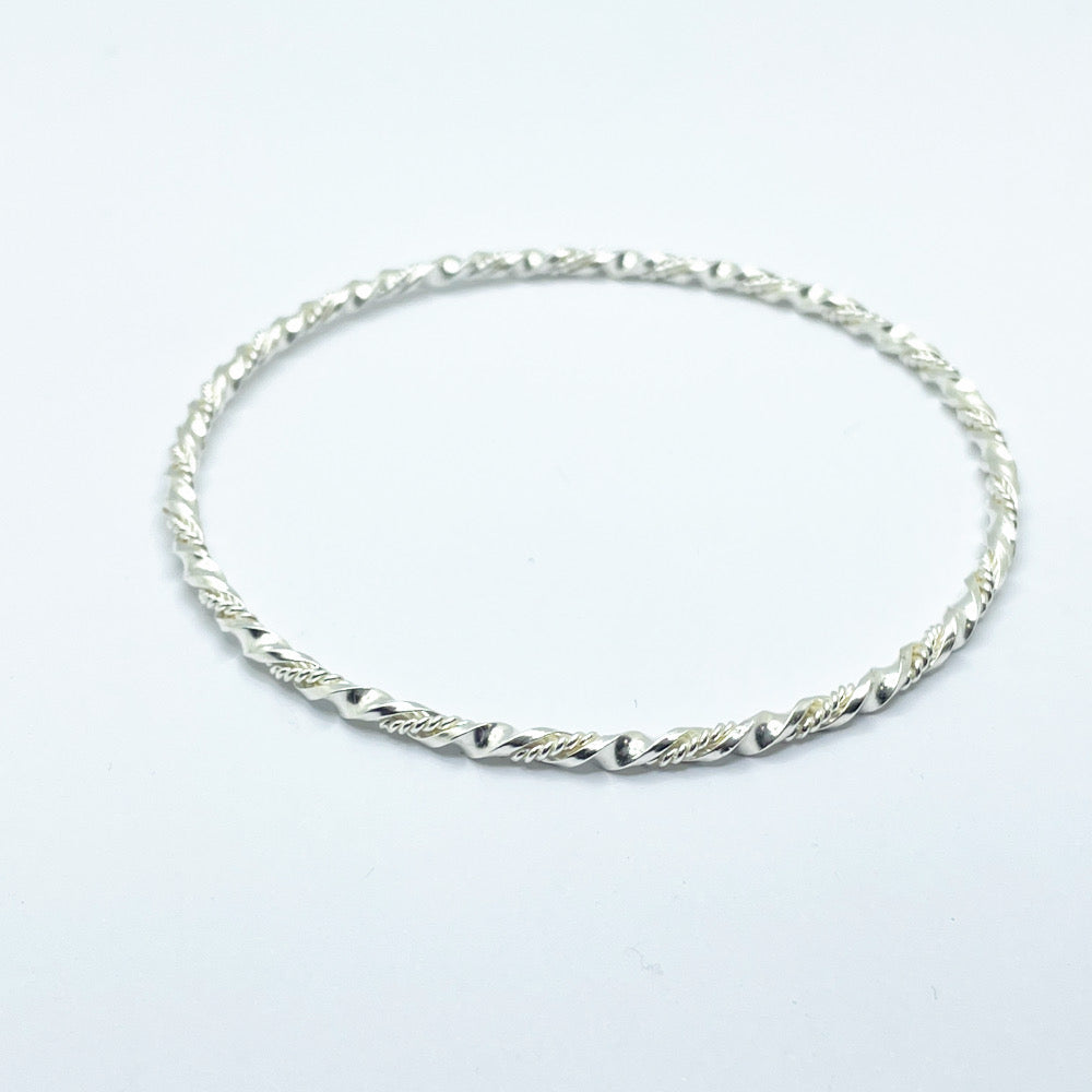 Pulsera Aros Mallorquines LISO macizos de plata de ley de 62mm de diámetro interior.