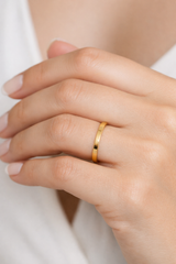 Alianza de boda oro 18k 2mm Lisa cantos cuadrados