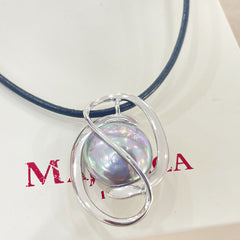 Collar de plata y perla gris MAJORICA Córcega cuero negro de mujer