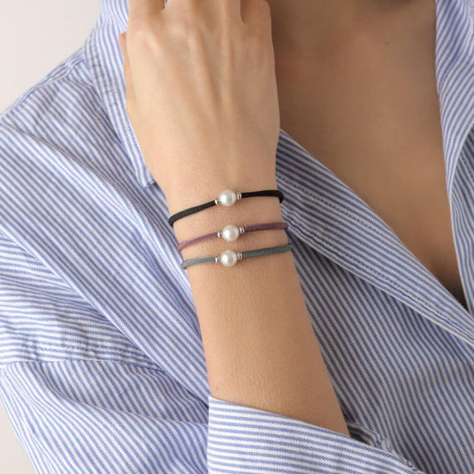 Pulsera MAJORICA negra elástica ajustable perla blanca para mujer