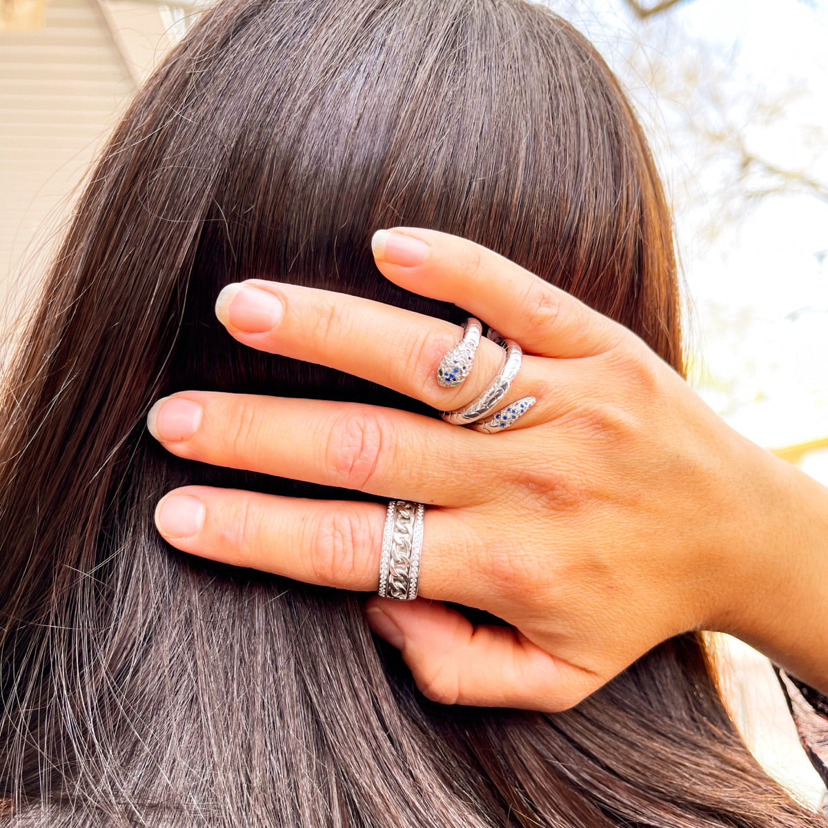 Anillo de plata Serpiente enredada con circonitas