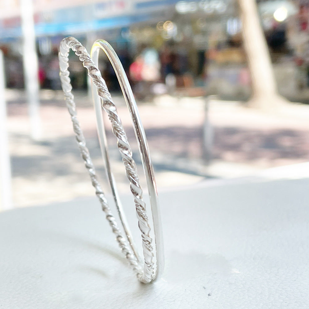 Pulsera Aros Mallorquines LISO macizos de plata de ley de 62mm de diámetro interior.