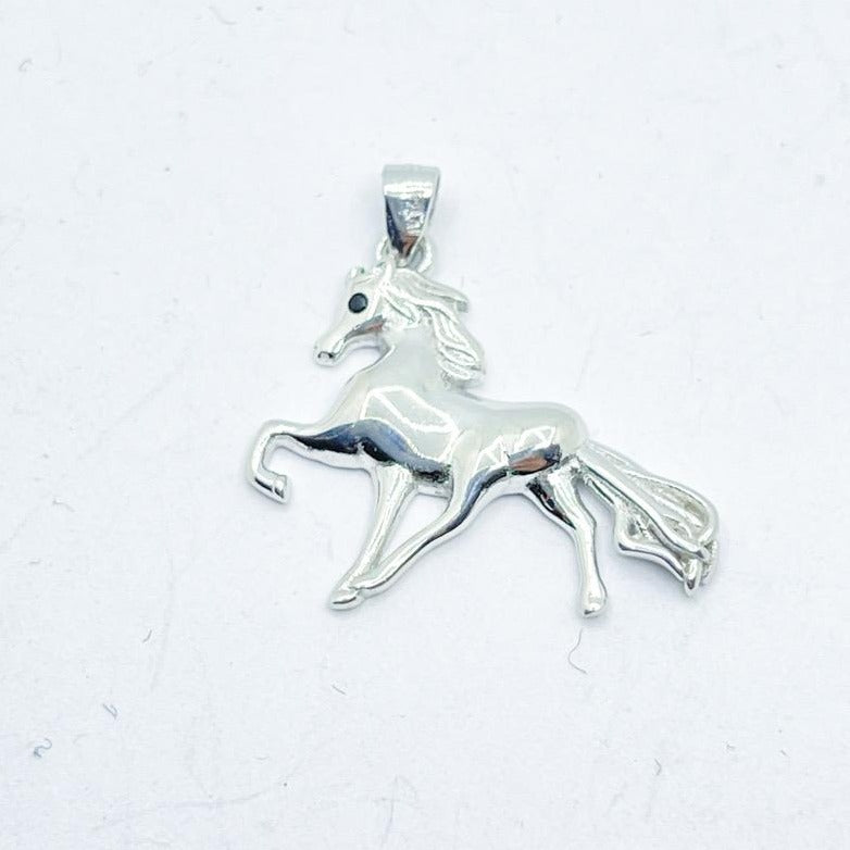 Colgante de plata de ley Caballo galopando para mujer