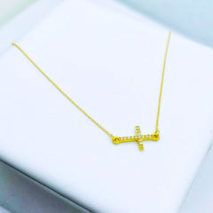 Collar cruz horizontal en oro 18k con circonitas para mujer