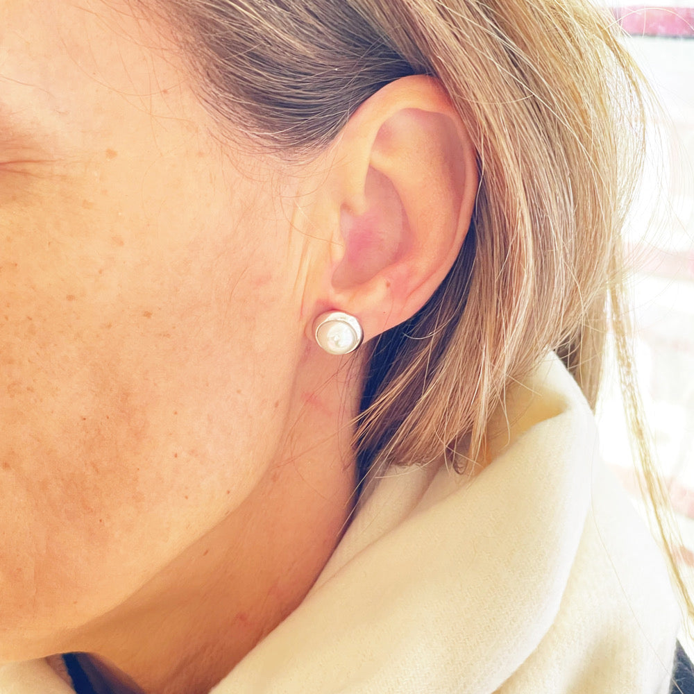 Pendientes de plata MAJORICA media perla blanca 8mm para mujer