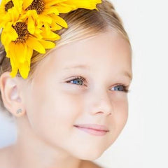 Pendientes de oro Blanco 18k Bebe Delfín con circonitas para niña