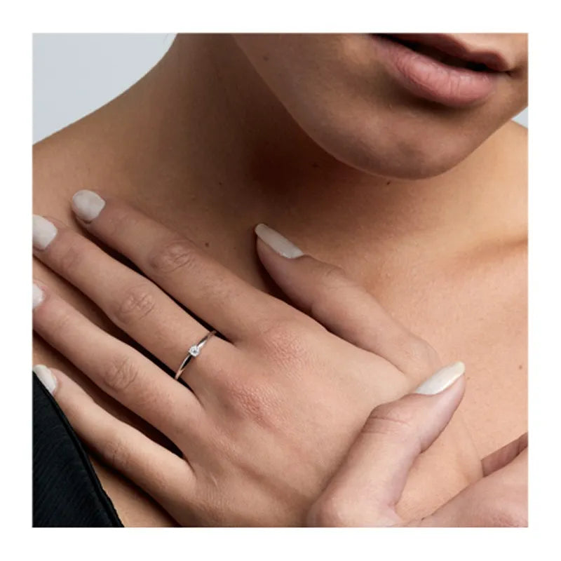 Comprar anillo de compromiso oro blanco con diamante para mujer online precios baratos, comprar anillo solitario de compromiso oro blanco con diamante para mujer en Mallorca. Compra online anillo de compromiso oro blanco con diamante para mujer al mejor precio.