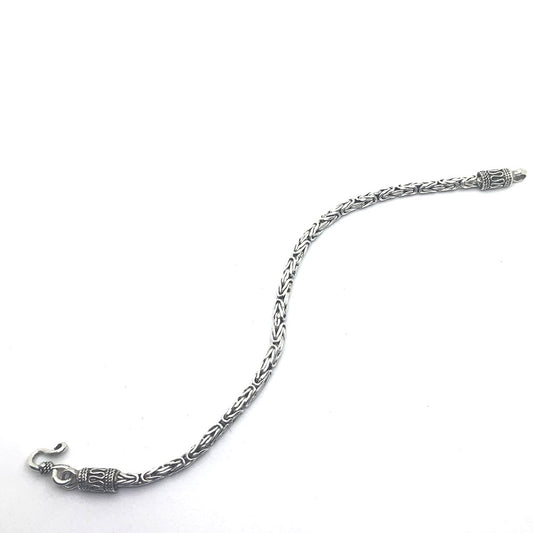 Pulsera de plata bizantina de 20 cm largo y 4 mm de ancho.