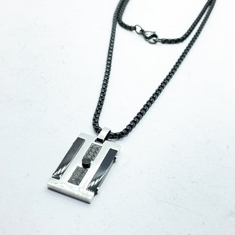 Collar de acero negro con placa para hombre