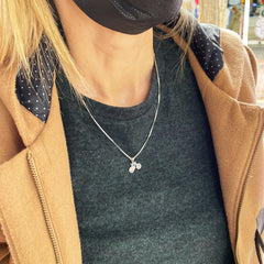 Collar de plata bicicleta con circonitas para mujer