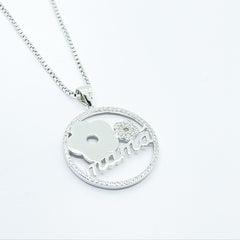 Collar con colgante MAMA de plata Circulo de circonitas con flores para mujer